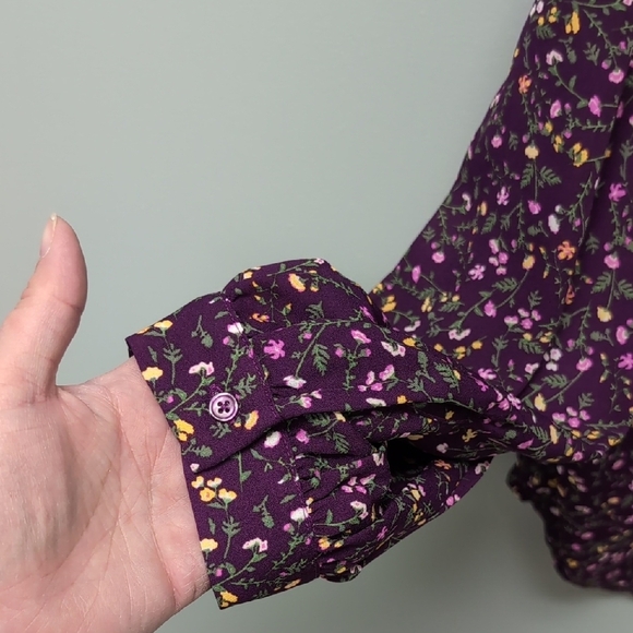 Banana Republic Berry Wine Tie Neck Blouse. Size M. NWT - Picture 6 of 7